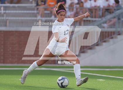 Thumbnail 3 in Reedy vs. Wakeland (UIL Regional Quarterfinal Playoff) photogallery.