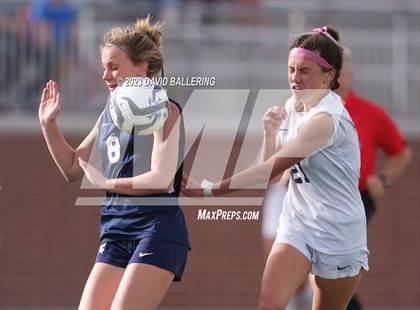 Thumbnail 1 in Reedy vs. Wakeland (UIL Regional Quarterfinal Playoff) photogallery.