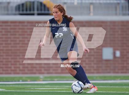 Thumbnail 3 in Reedy vs. Wakeland (UIL Regional Quarterfinal Playoff) photogallery.