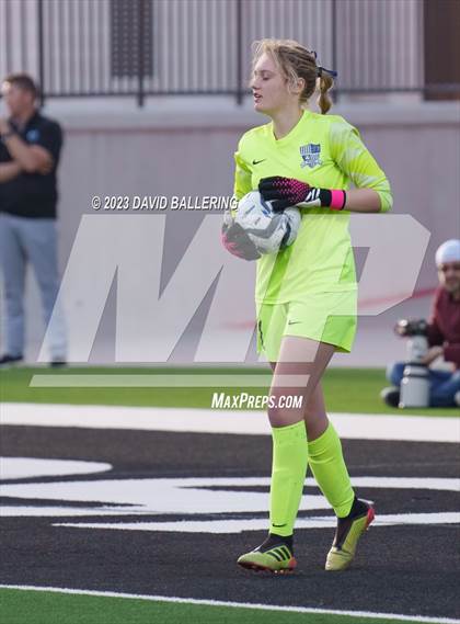 Thumbnail 1 in Reedy vs. Wakeland (UIL Regional Quarterfinal Playoff) photogallery.