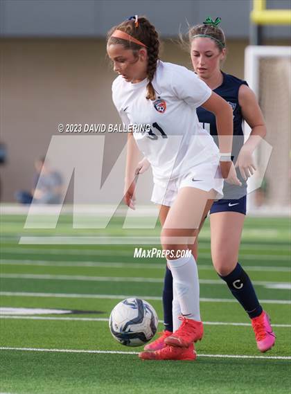 Thumbnail 3 in Reedy vs. Wakeland (UIL Regional Quarterfinal Playoff) photogallery.
