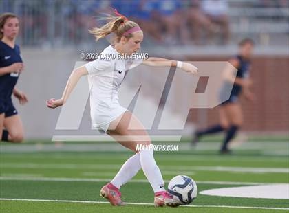 Thumbnail 1 in Reedy vs. Wakeland (UIL Regional Quarterfinal Playoff) photogallery.