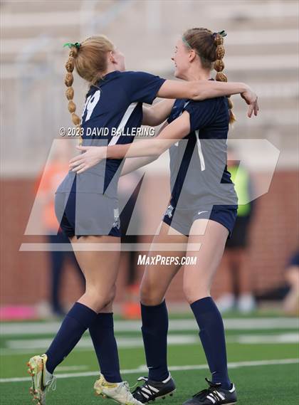 Thumbnail 2 in Reedy vs. Wakeland (UIL Regional Quarterfinal Playoff) photogallery.