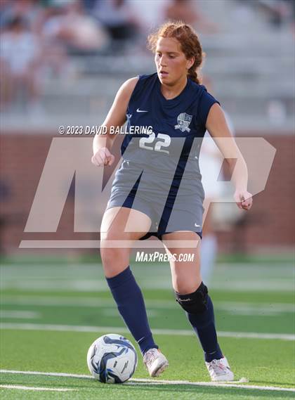Thumbnail 3 in Reedy vs. Wakeland (UIL Regional Quarterfinal Playoff) photogallery.