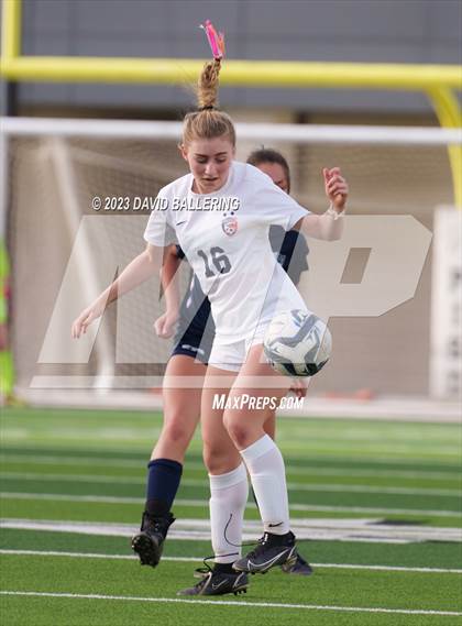 Thumbnail 2 in Reedy vs. Wakeland (UIL Regional Quarterfinal Playoff) photogallery.