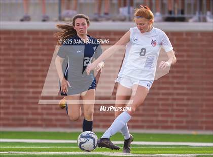 Thumbnail 3 in Reedy vs. Wakeland (UIL Regional Quarterfinal Playoff) photogallery.