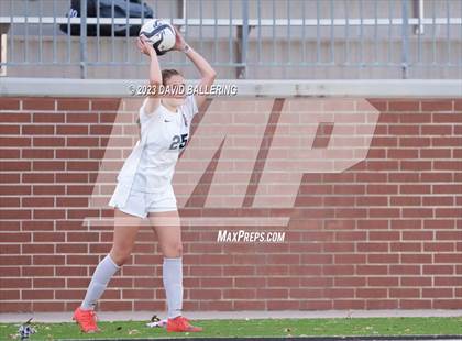 Thumbnail 1 in Reedy vs. Wakeland (UIL Regional Quarterfinal Playoff) photogallery.