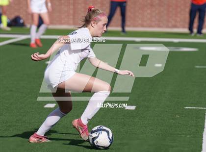 Thumbnail 3 in Reedy vs. Wakeland (UIL Regional Quarterfinal Playoff) photogallery.
