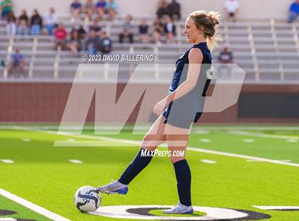 Thumbnail 3 in Reedy vs. Wakeland (UIL Regional Quarterfinal Playoff) photogallery.