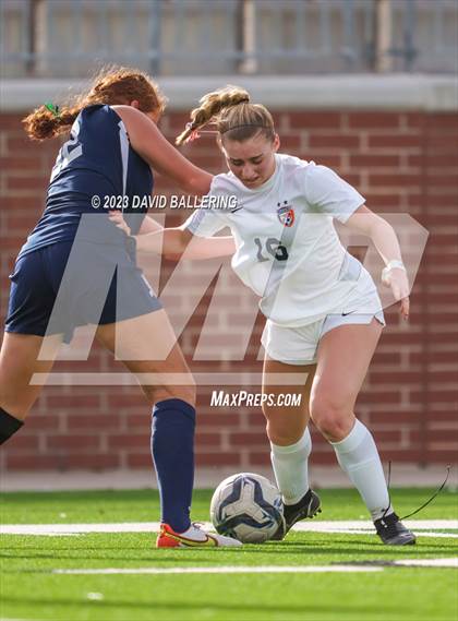 Thumbnail 1 in Reedy vs. Wakeland (UIL Regional Quarterfinal Playoff) photogallery.