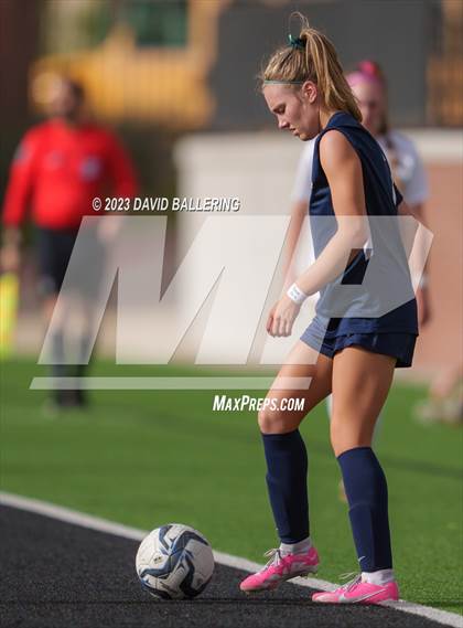 Thumbnail 2 in Reedy vs. Wakeland (UIL Regional Quarterfinal Playoff) photogallery.