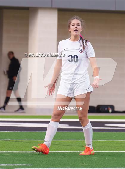 Thumbnail 3 in Reedy vs. Wakeland (UIL Regional Quarterfinal Playoff) photogallery.