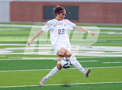 Thumbnail 2 in Reedy vs. Wakeland (UIL Regional Quarterfinal Playoff) photogallery.