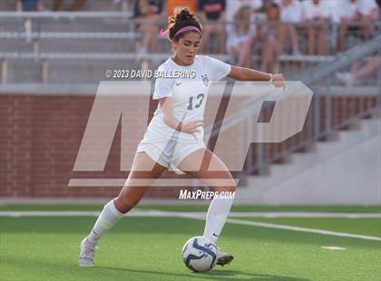 Thumbnail 2 in Reedy vs. Wakeland (UIL Regional Quarterfinal Playoff) photogallery.