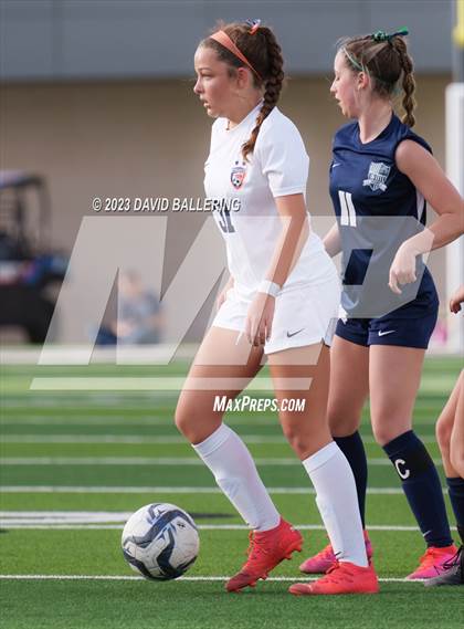 Thumbnail 1 in Reedy vs. Wakeland (UIL Regional Quarterfinal Playoff) photogallery.