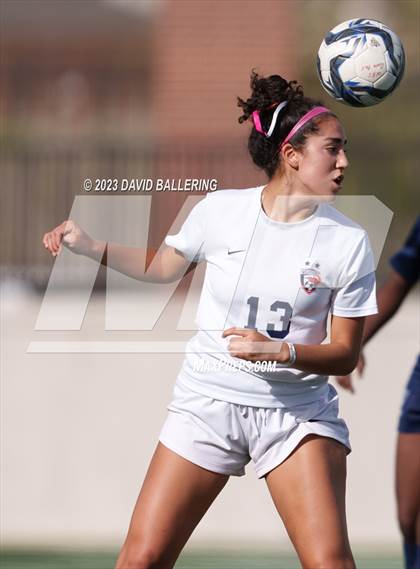 Thumbnail 1 in Reedy vs. Wakeland (UIL Regional Quarterfinal Playoff) photogallery.