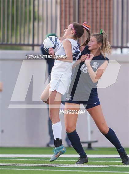 Thumbnail 1 in Reedy vs. Wakeland (UIL Regional Quarterfinal Playoff) photogallery.