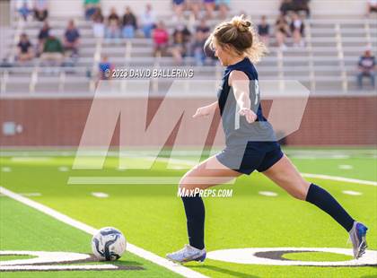 Thumbnail 2 in Reedy vs. Wakeland (UIL Regional Quarterfinal Playoff) photogallery.