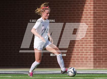 Thumbnail 1 in Reedy vs. Wakeland (UIL Regional Quarterfinal Playoff) photogallery.