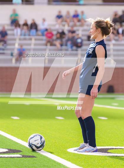 Thumbnail 1 in Reedy vs. Wakeland (UIL Regional Quarterfinal Playoff) photogallery.