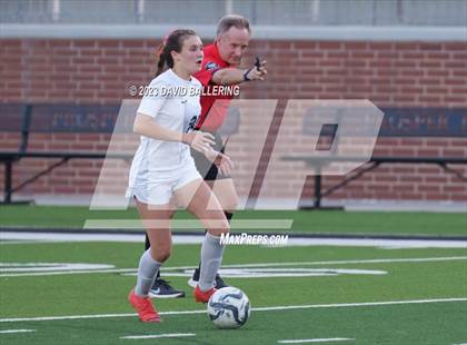 Thumbnail 3 in Reedy vs. Wakeland (UIL Regional Quarterfinal Playoff) photogallery.