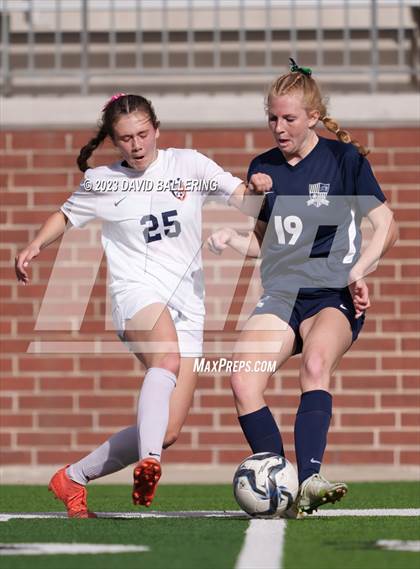 Thumbnail 2 in Reedy vs. Wakeland (UIL Regional Quarterfinal Playoff) photogallery.