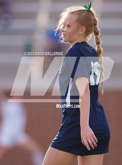 Thumbnail 1 in Reedy vs. Wakeland (UIL Regional Quarterfinal Playoff) photogallery.