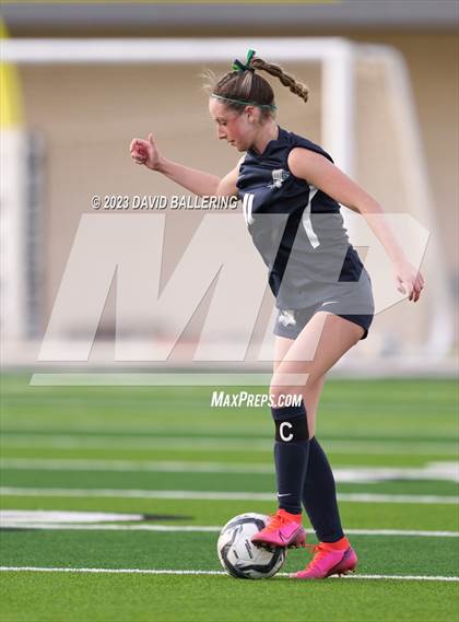 Thumbnail 2 in Reedy vs. Wakeland (UIL Regional Quarterfinal Playoff) photogallery.