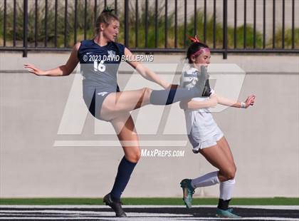Thumbnail 3 in Reedy vs. Wakeland (UIL Regional Quarterfinal Playoff) photogallery.