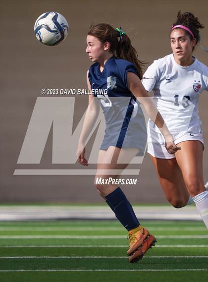 Thumbnail 3 in Reedy vs. Wakeland (UIL Regional Quarterfinal Playoff) photogallery.
