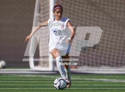 Thumbnail 2 in Reedy vs. Wakeland (UIL Regional Quarterfinal Playoff) photogallery.