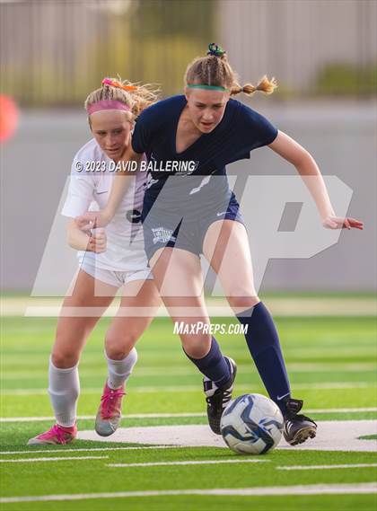 Thumbnail 2 in Reedy vs. Wakeland (UIL Regional Quarterfinal Playoff) photogallery.