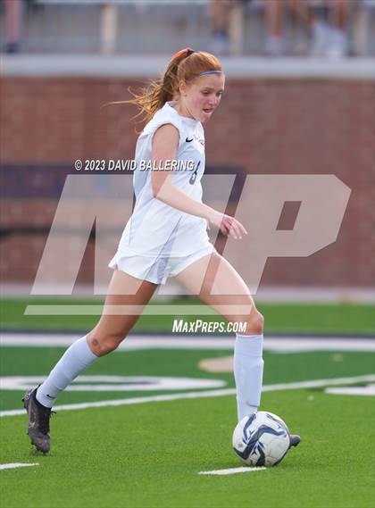 Thumbnail 3 in Reedy vs. Wakeland (UIL Regional Quarterfinal Playoff) photogallery.