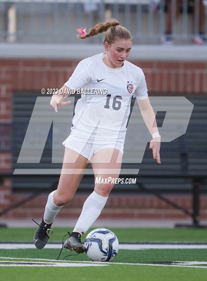 Thumbnail 1 in Reedy vs. Wakeland (UIL Regional Quarterfinal Playoff) photogallery.
