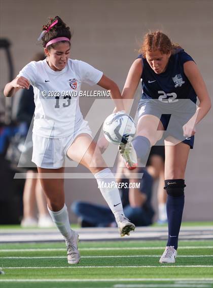 Thumbnail 3 in Reedy vs. Wakeland (UIL Regional Quarterfinal Playoff) photogallery.