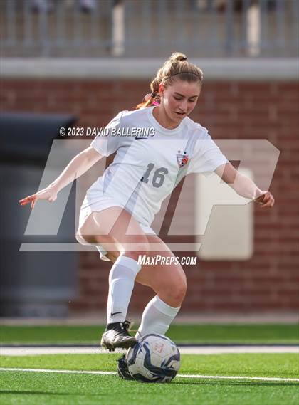 Thumbnail 2 in Reedy vs. Wakeland (UIL Regional Quarterfinal Playoff) photogallery.