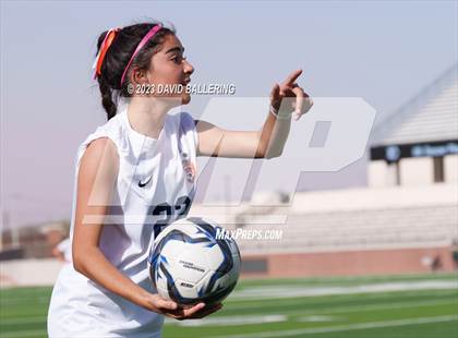 Thumbnail 1 in Reedy vs. Wakeland (UIL Regional Quarterfinal Playoff) photogallery.