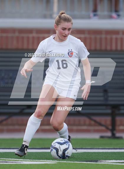 Thumbnail 1 in Reedy vs. Wakeland (UIL Regional Quarterfinal Playoff) photogallery.