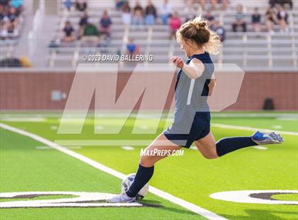 Thumbnail 3 in Reedy vs. Wakeland (UIL Regional Quarterfinal Playoff) photogallery.