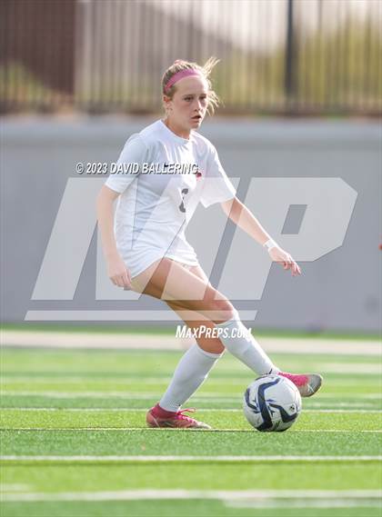 Thumbnail 3 in Reedy vs. Wakeland (UIL Regional Quarterfinal Playoff) photogallery.