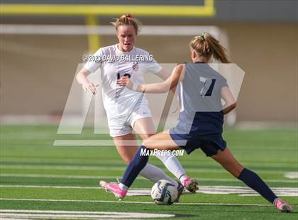 Thumbnail 1 in Reedy vs. Wakeland (UIL Regional Quarterfinal Playoff) photogallery.