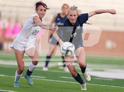 Thumbnail 2 in Reedy vs. Wakeland (UIL Regional Quarterfinal Playoff) photogallery.