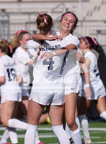 Thumbnail 1 in Reedy vs. Wakeland (UIL Regional Quarterfinal Playoff) photogallery.
