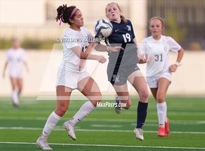 Thumbnail 1 in Reedy vs. Wakeland (UIL Regional Quarterfinal Playoff) photogallery.