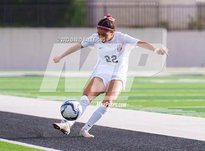 Thumbnail 3 in Reedy vs. Wakeland (UIL Regional Quarterfinal Playoff) photogallery.