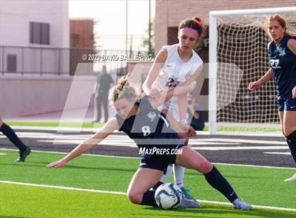 Thumbnail 3 in Reedy vs. Wakeland (UIL Regional Quarterfinal Playoff) photogallery.