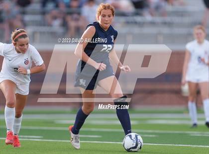Thumbnail 1 in Reedy vs. Wakeland (UIL Regional Quarterfinal Playoff) photogallery.