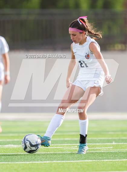 Thumbnail 1 in Reedy vs. Wakeland (UIL Regional Quarterfinal Playoff) photogallery.