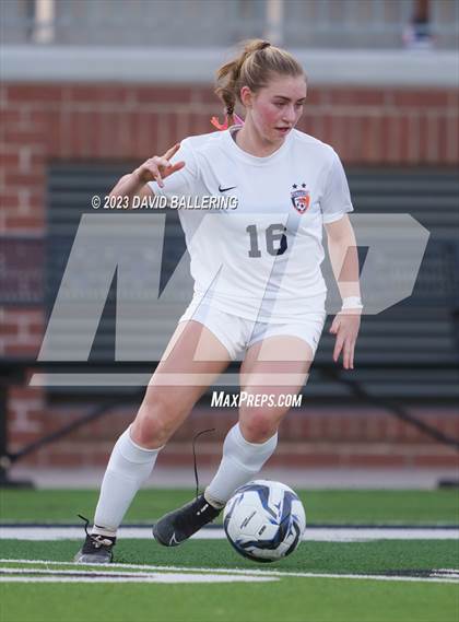 Thumbnail 2 in Reedy vs. Wakeland (UIL Regional Quarterfinal Playoff) photogallery.