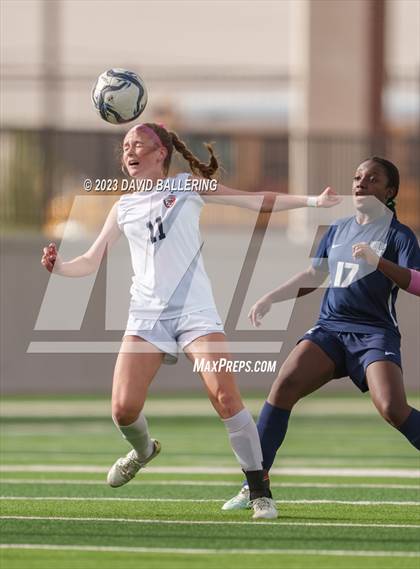Thumbnail 1 in Reedy vs. Wakeland (UIL Regional Quarterfinal Playoff) photogallery.